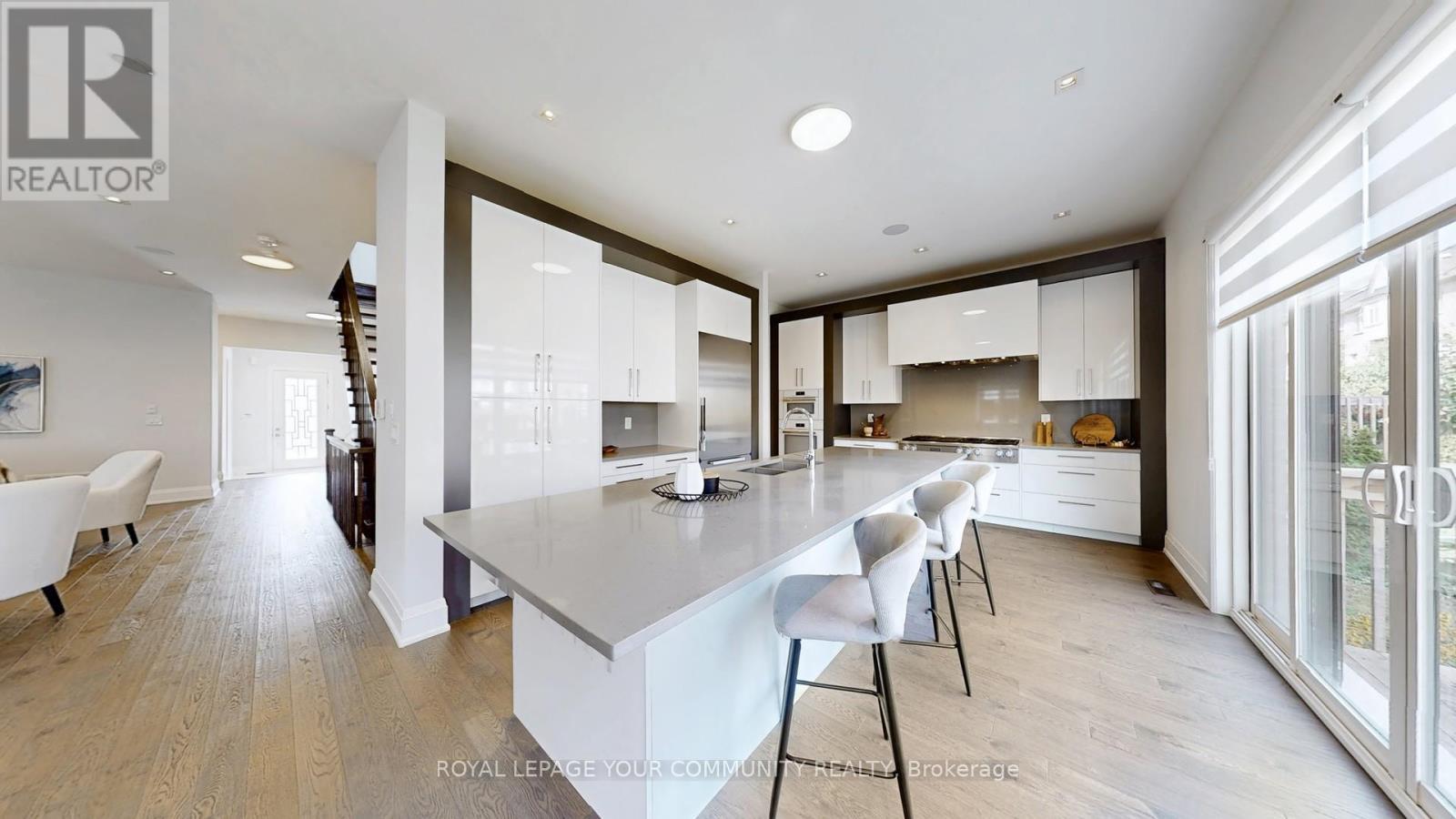 












32 CONGER STREET

,
Vaughan,




Ontario
L6A1S2

