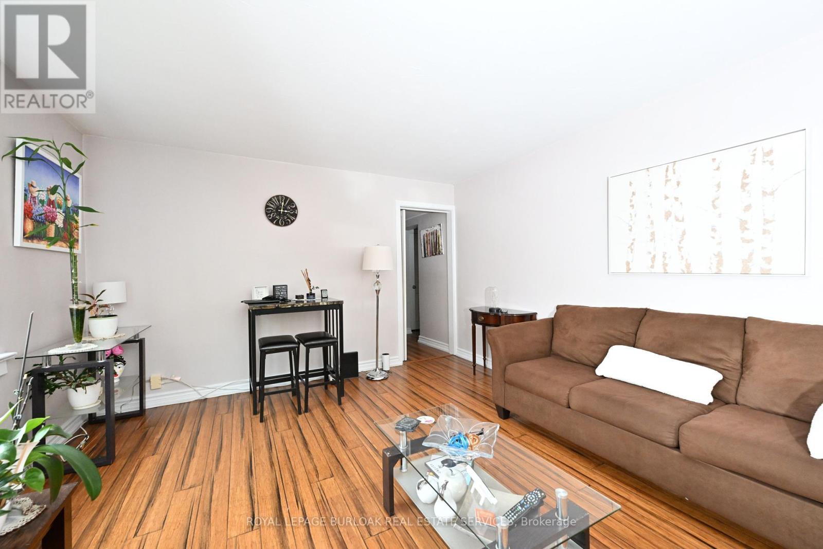 












22 - 1349 LAKESHORE ROAD

,
Burlington,




Ontario
L7S1B1

