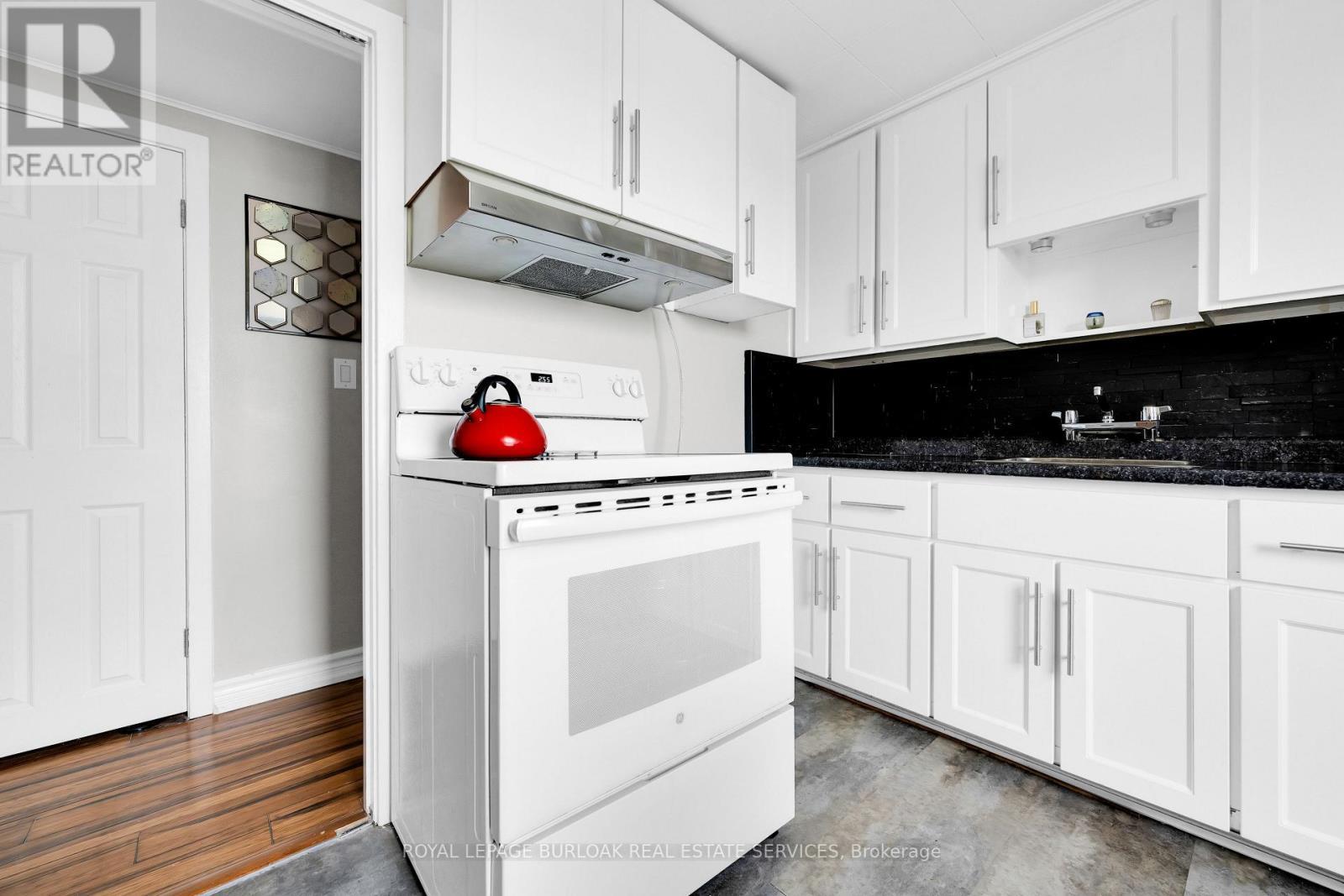 












22 - 1349 LAKESHORE ROAD

,
Burlington,




Ontario
L7S1B1


