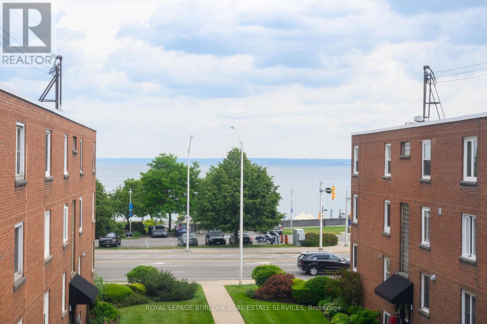 












22 - 1349 LAKESHORE ROAD

,
Burlington,




Ontario
L7S1B1

