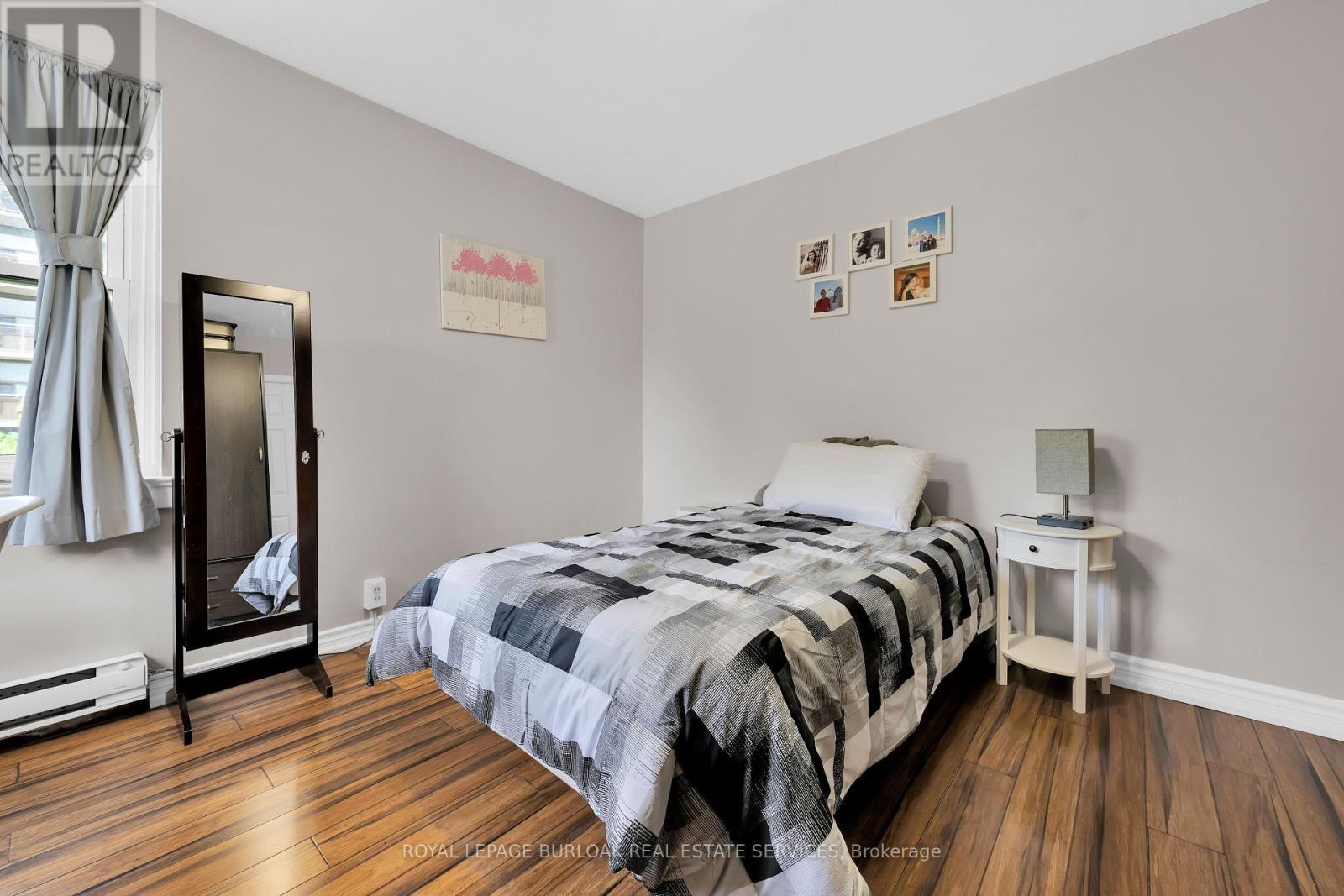












22 - 1349 LAKESHORE ROAD

,
Burlington,




Ontario
L7S1B1

