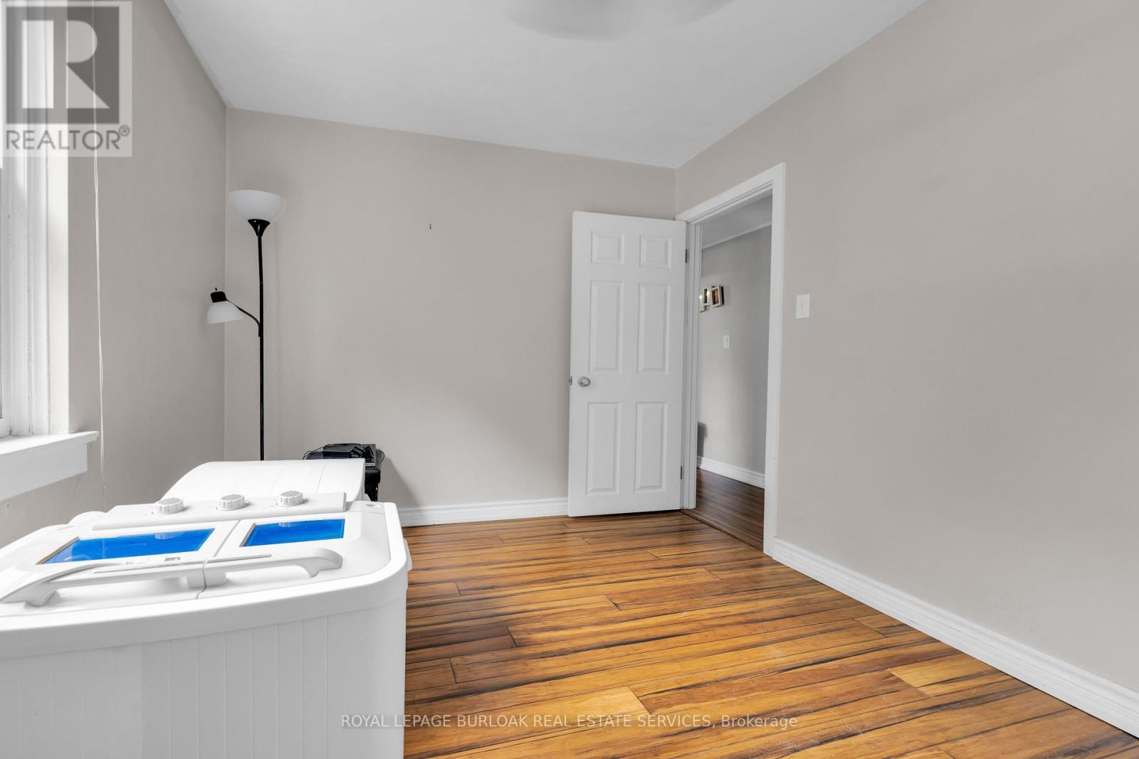 












22 - 1349 LAKESHORE ROAD

,
Burlington,




Ontario
L7S1B1

