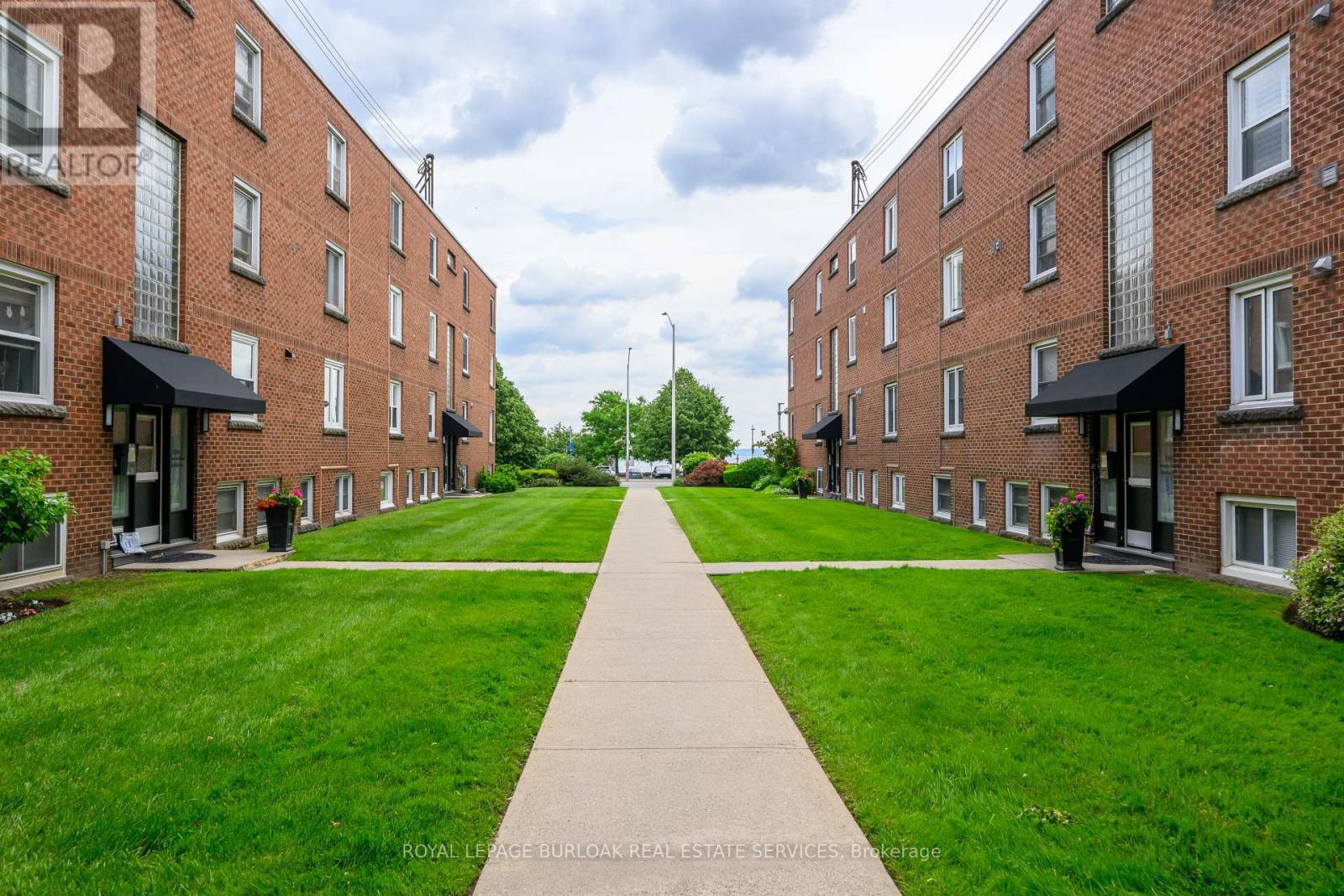 












22 - 1349 LAKESHORE ROAD

,
Burlington,




Ontario
L7S1B1

