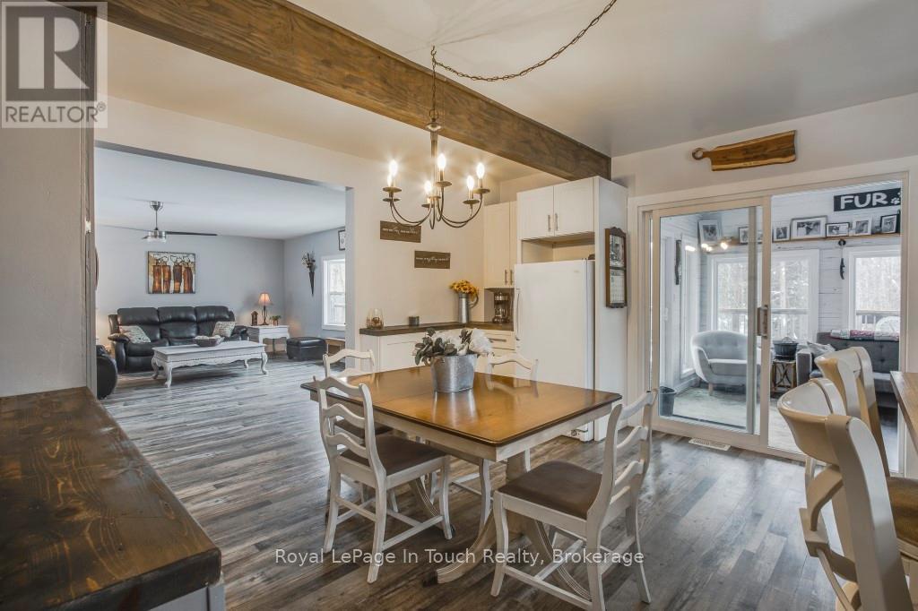 












36 MEADOWS AVENUE

,
Tay,




Ontario
L0K2C0

