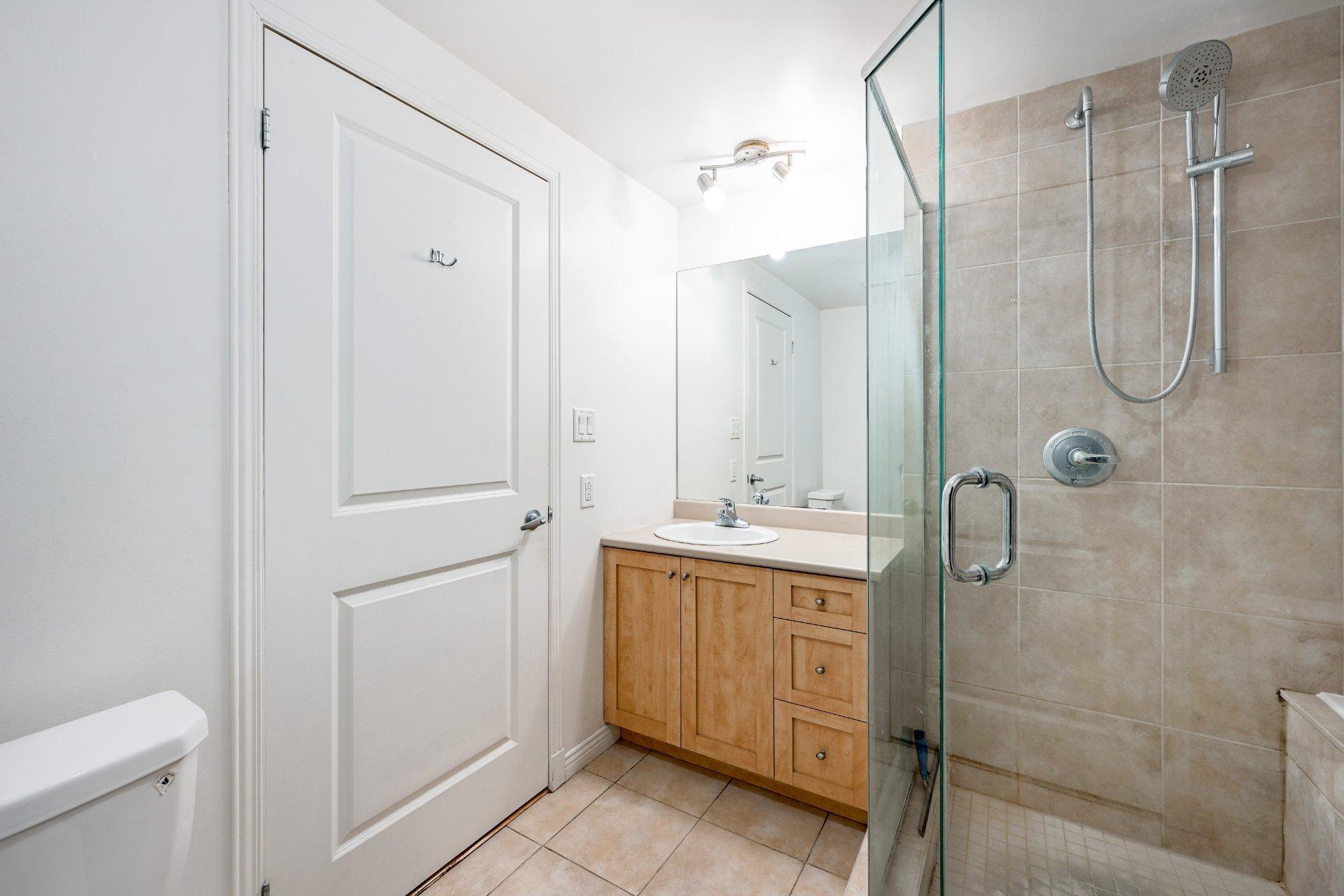 









551


Rue de la Montagne

, 208,
Montréal (Ville-Marie),




QC
H3C6S4

