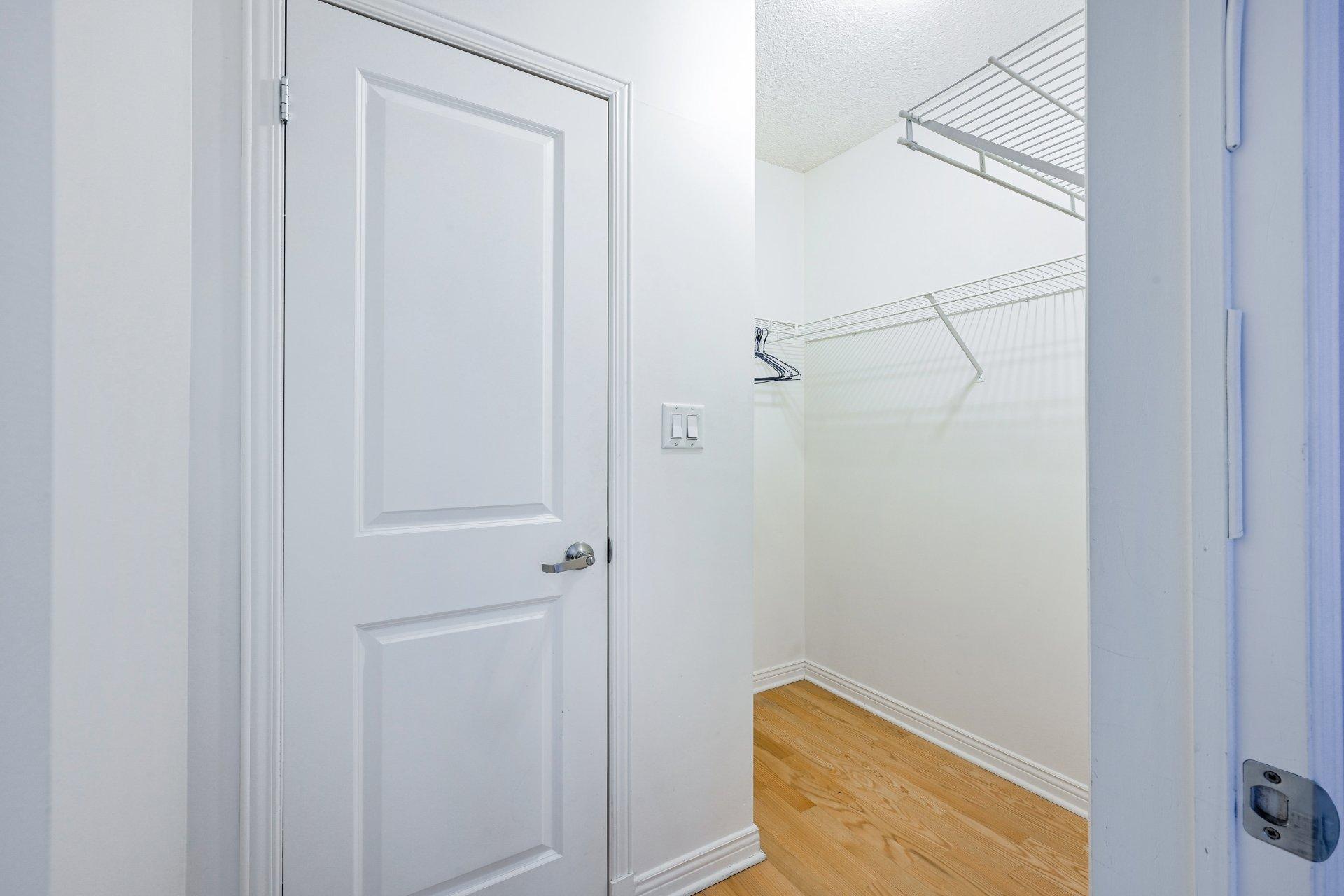 









551


Rue de la Montagne

, 208,
Montréal (Ville-Marie),




QC
H3C6S4

