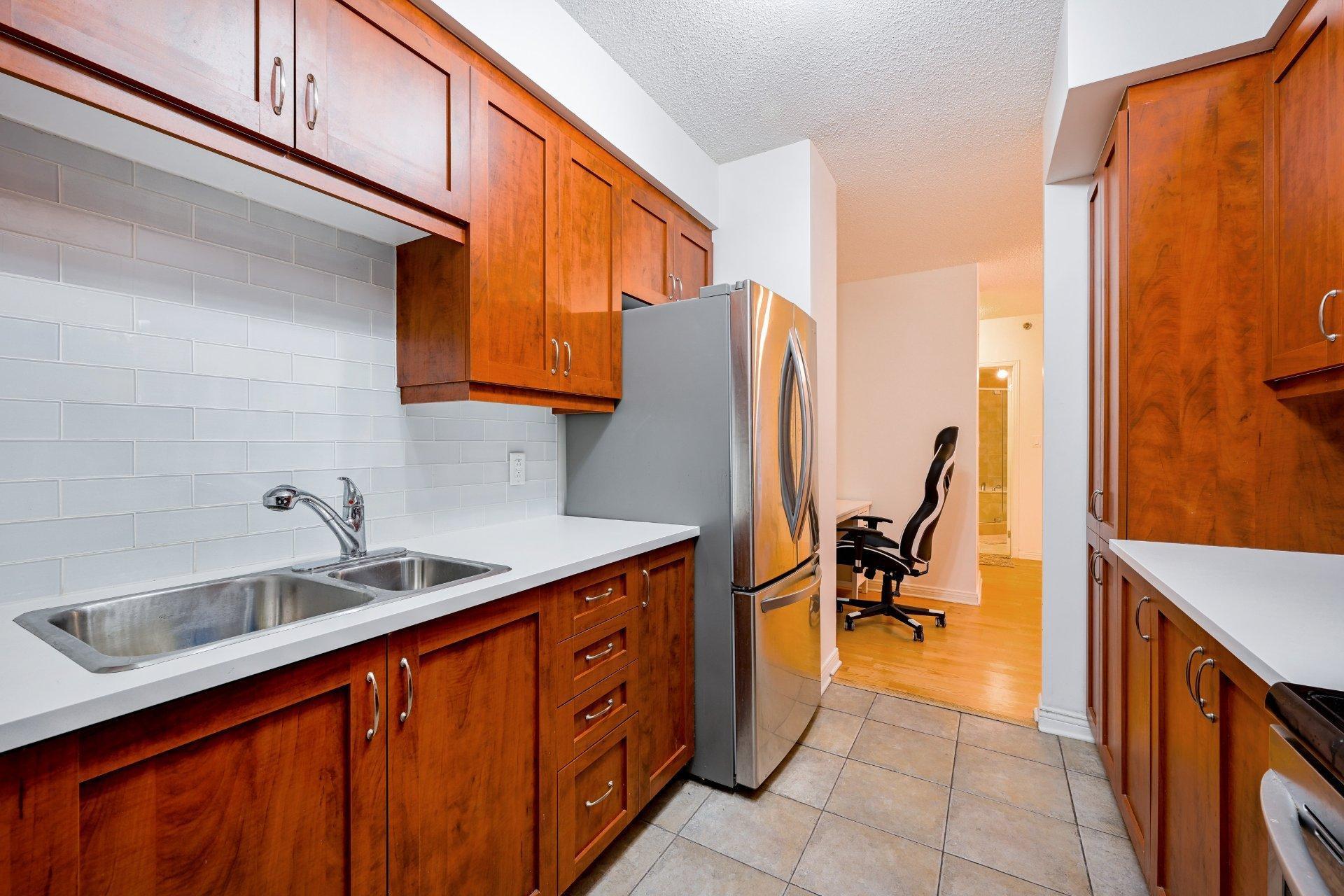 









551


Rue de la Montagne

, 208,
Montréal (Ville-Marie),




QC
H3C6S4

