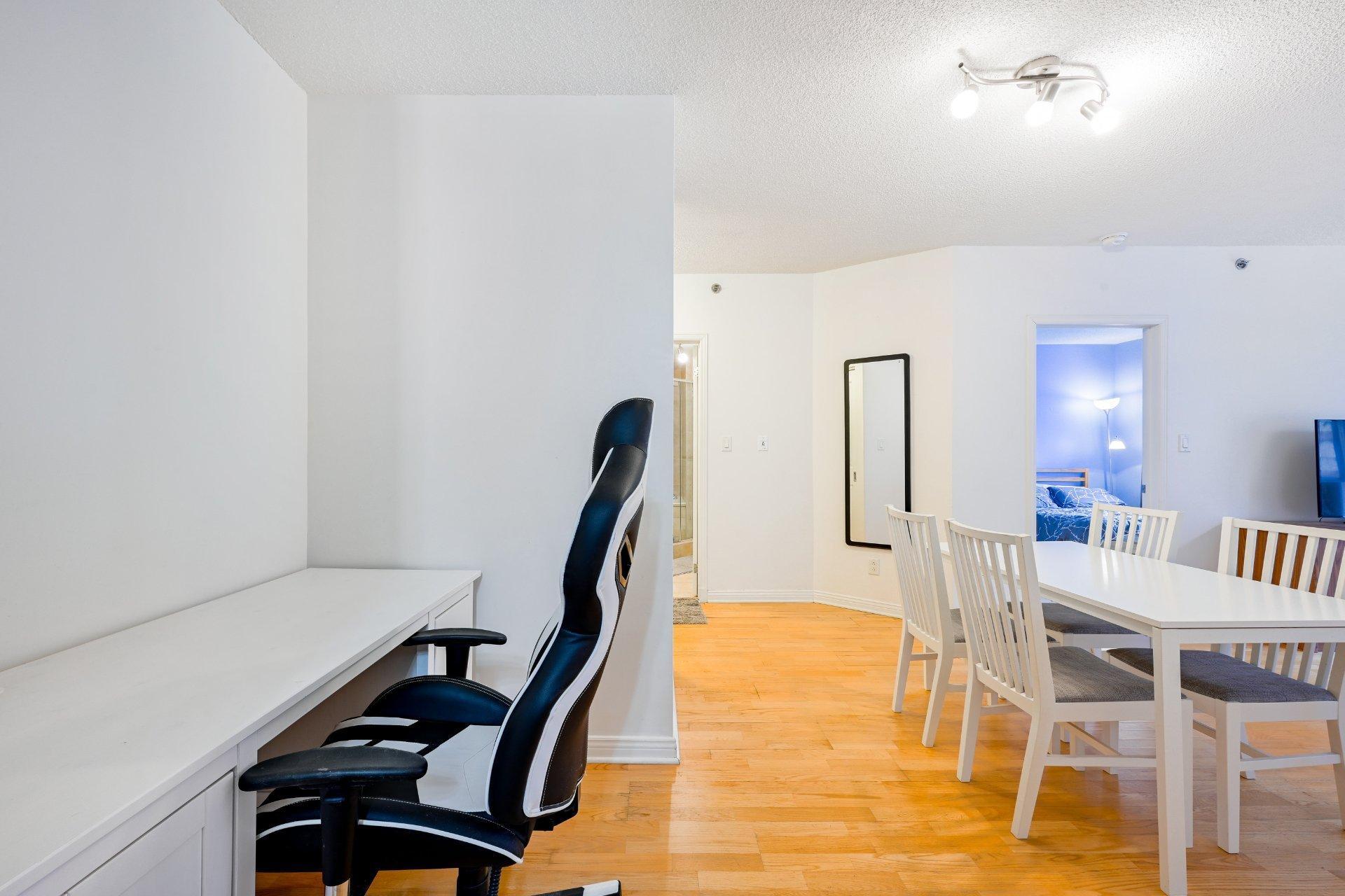 









551


Rue de la Montagne

, 208,
Montréal (Ville-Marie),




QC
H3C6S4

