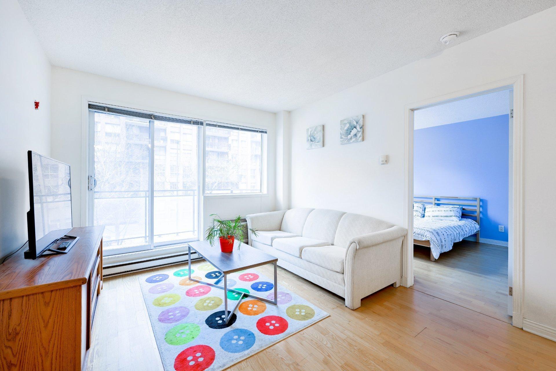 









551


Rue de la Montagne

, 208,
Montréal (Ville-Marie),




QC
H3C6S4

