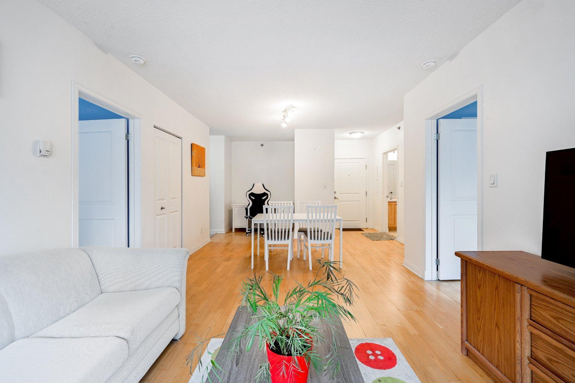 









551


Rue de la Montagne

, 208,
Montréal (Ville-Marie),




QC
H3C6S4

