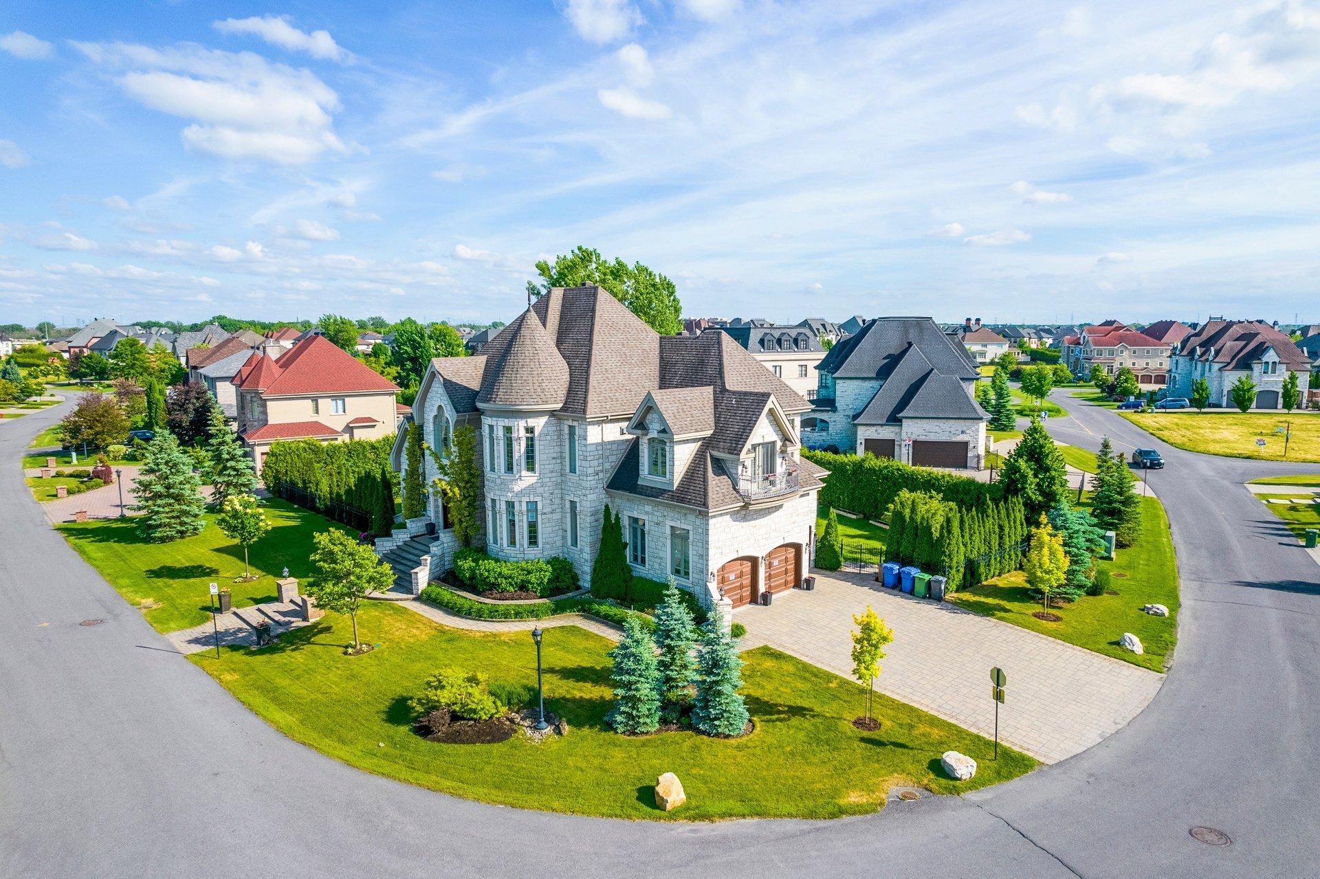 









3920


Rue Leningrad

,
Brossard,




QC
J4Y3J6

