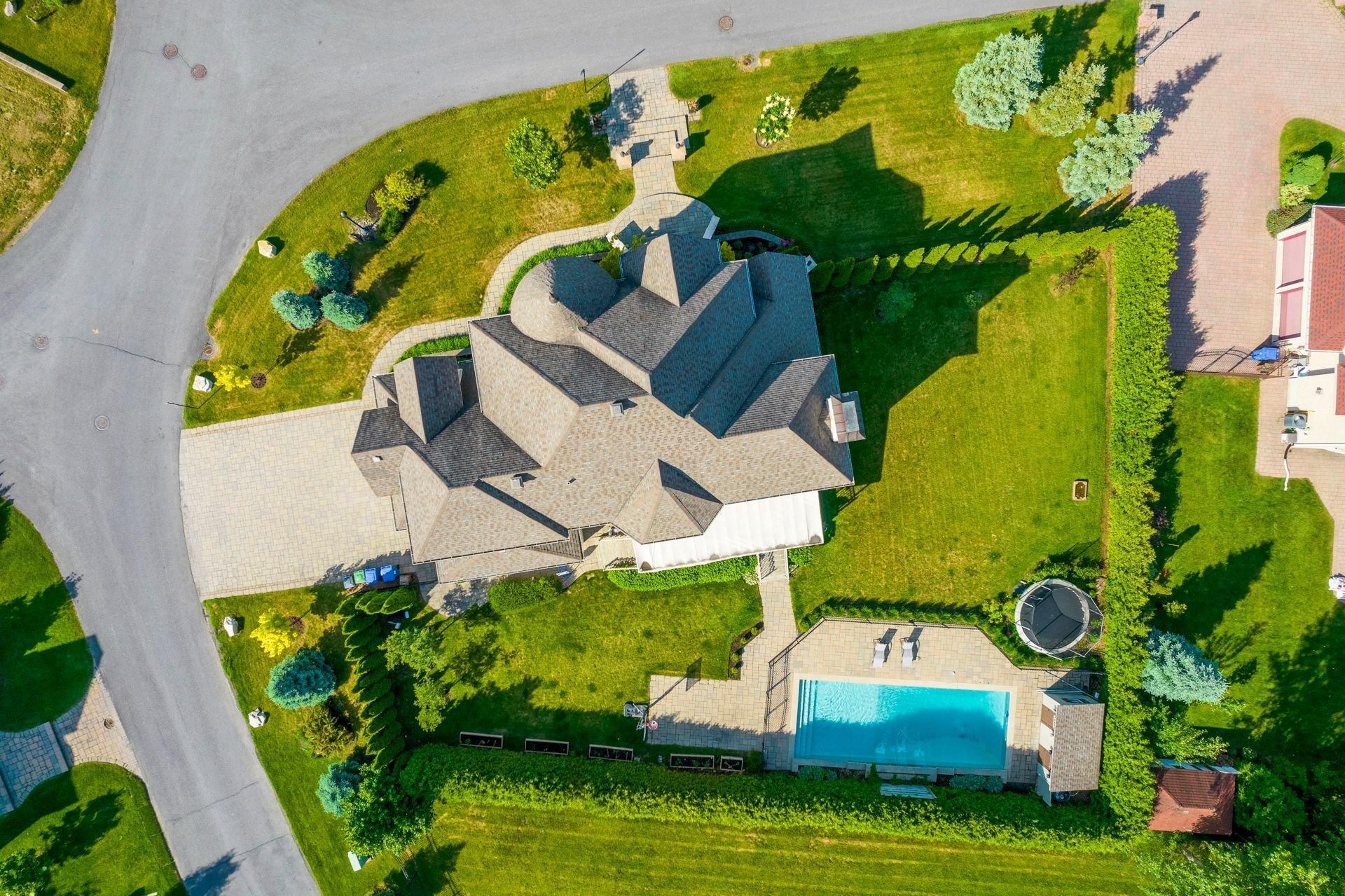 









3920


Rue Leningrad

,
Brossard,




QC
J4Y3J6

