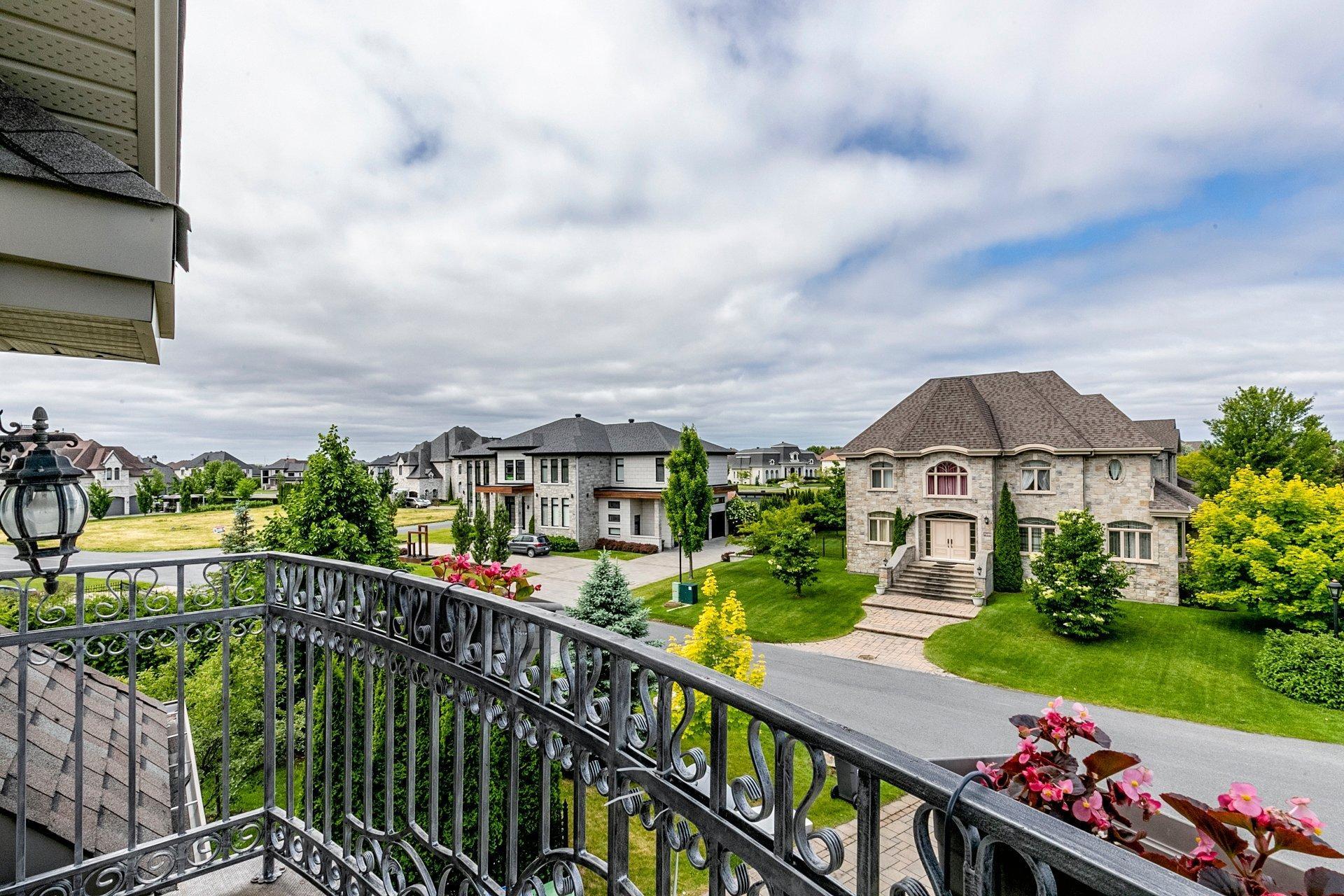 









3920


Rue Leningrad

,
Brossard,




QC
J4Y3J6

