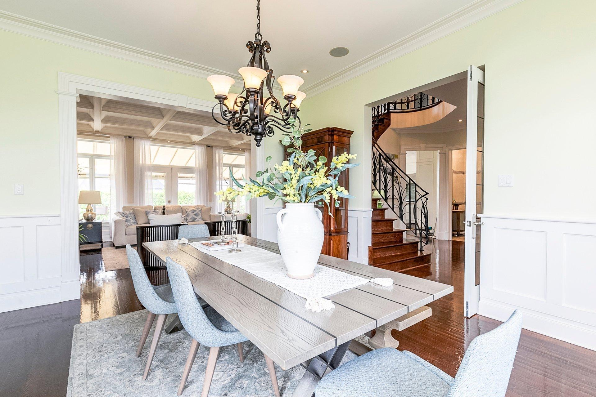 









3920


Rue Leningrad

,
Brossard,




QC
J4Y3J6

