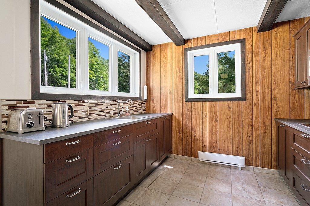 









50


Ch. du Lac-Cassel

,
Low,




QC
J0X2C0

