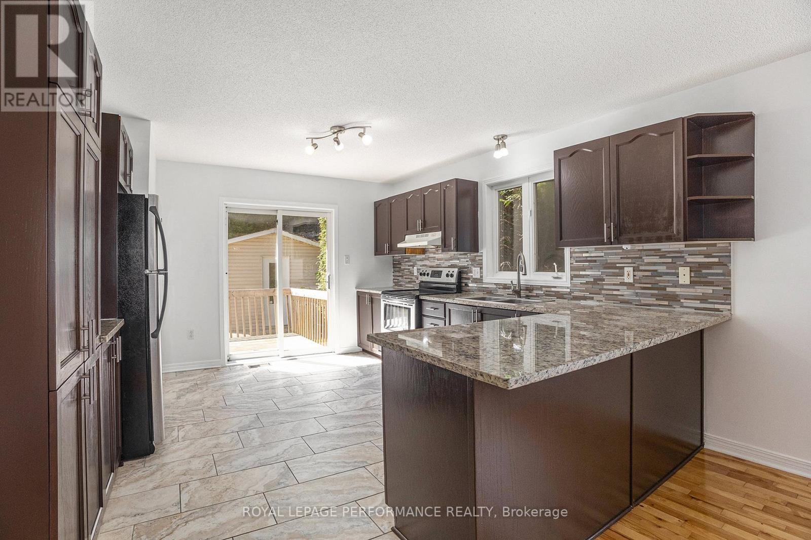 












129 BEAUMONT AVENUE

,
Clarence-Rockland,




Ontario
K4K1R7

