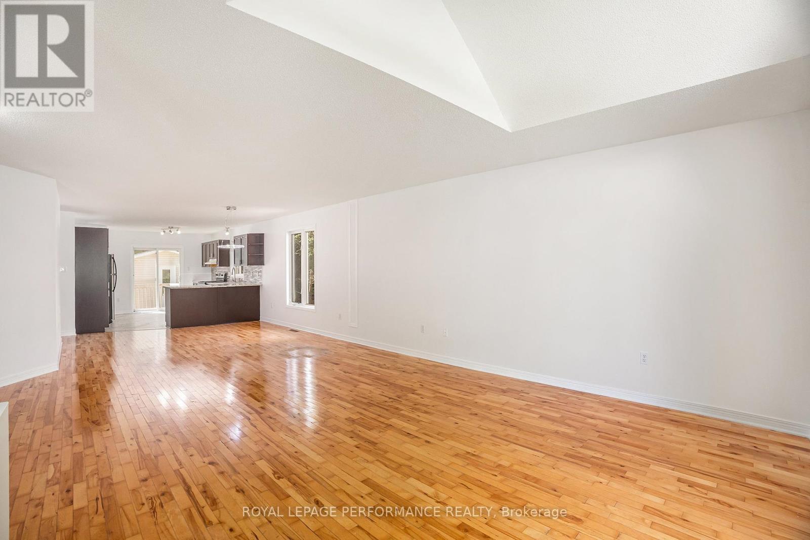 












129 BEAUMONT AVENUE

,
Clarence-Rockland,




Ontario
K4K1R7

