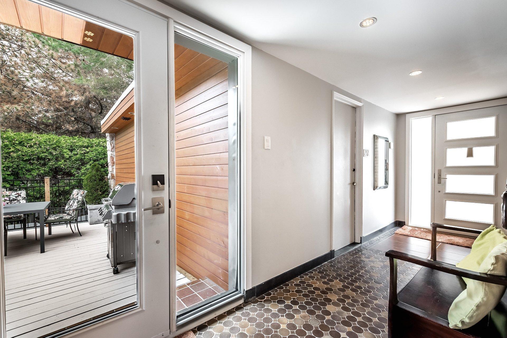









19


Place Harrow

,
Beaconsfield,




QC
H9W5C7

