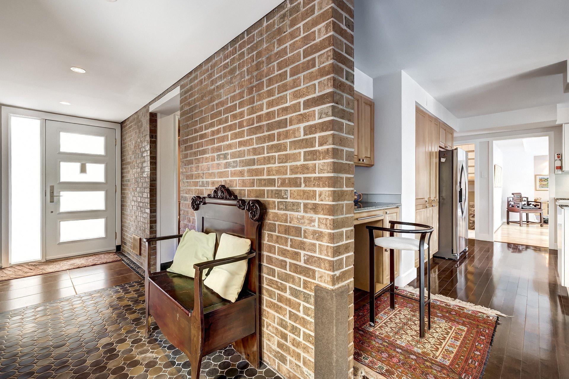 









19


Place Harrow

,
Beaconsfield,




QC
H9W5C7

