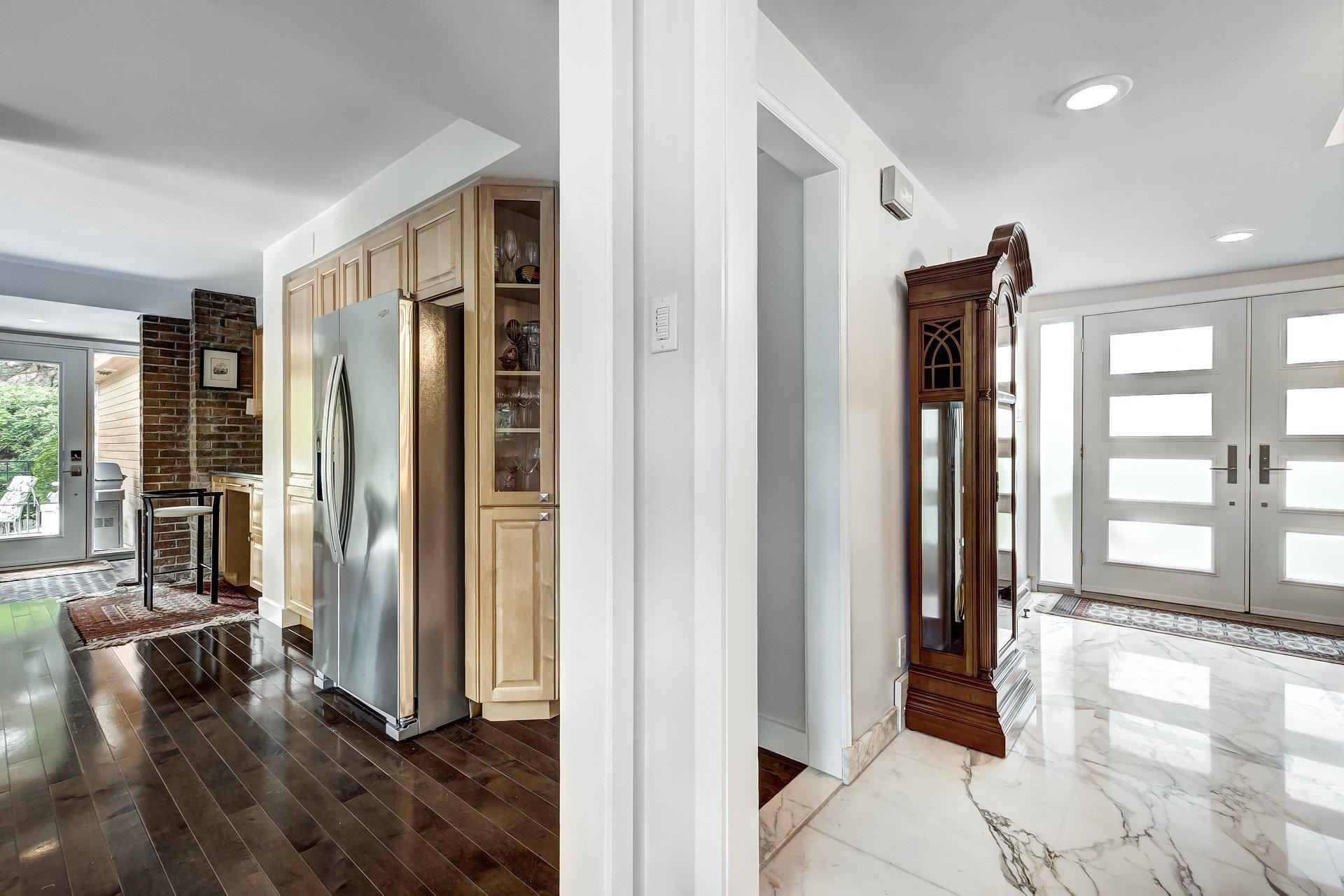 









19


Place Harrow

,
Beaconsfield,




QC
H9W5C7

