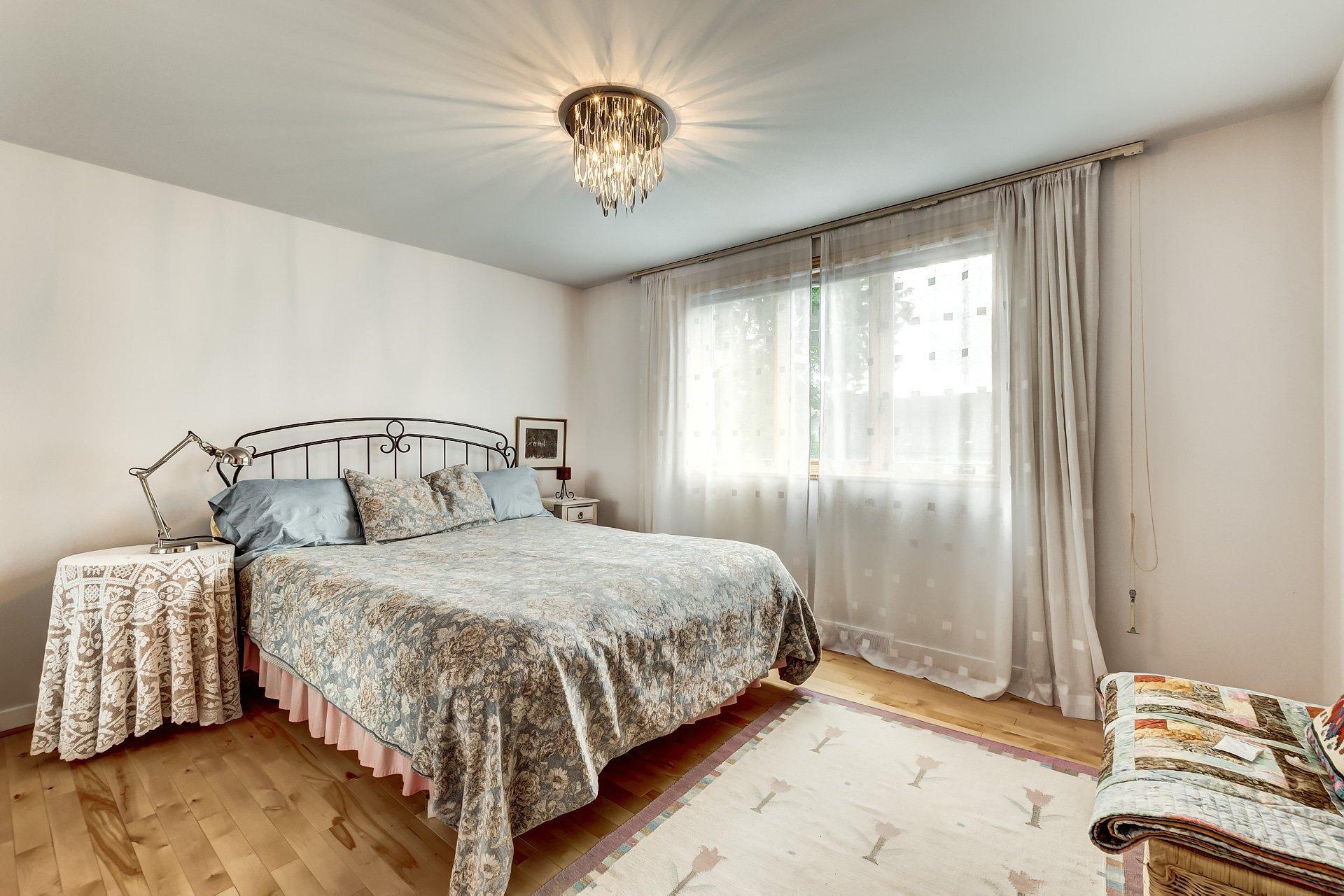 









19


Place Harrow

,
Beaconsfield,




QC
H9W5C7

