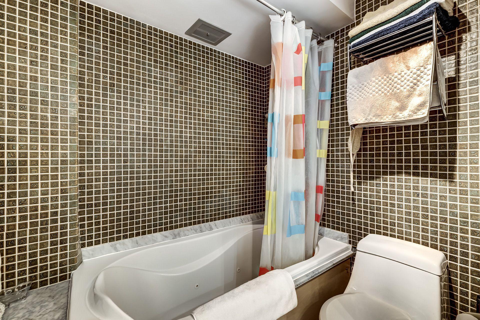 









19


Place Harrow

,
Beaconsfield,




QC
H9W5C7

