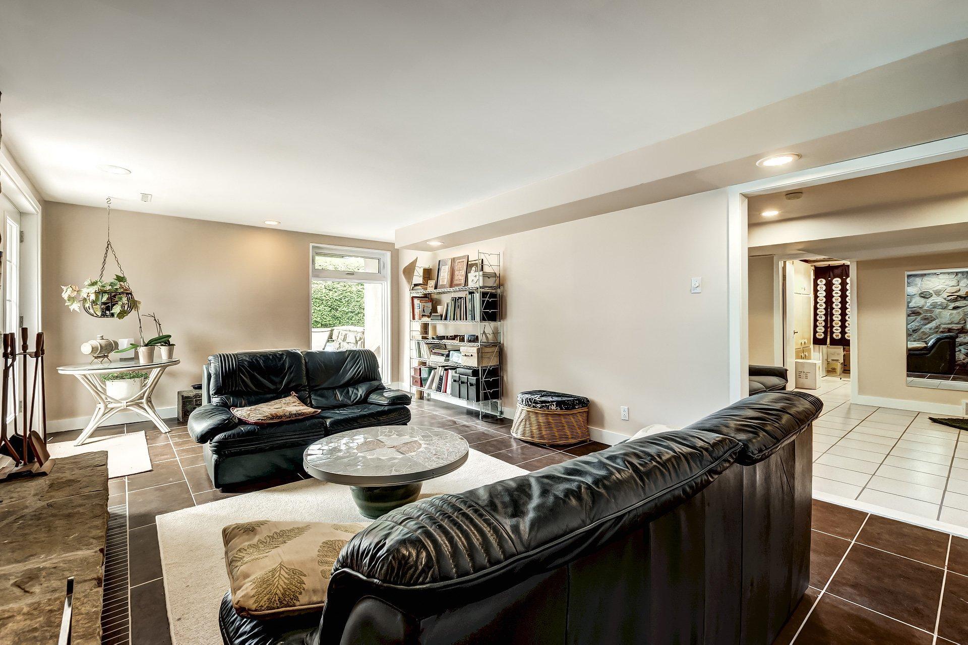 









19


Place Harrow

,
Beaconsfield,




QC
H9W5C7

