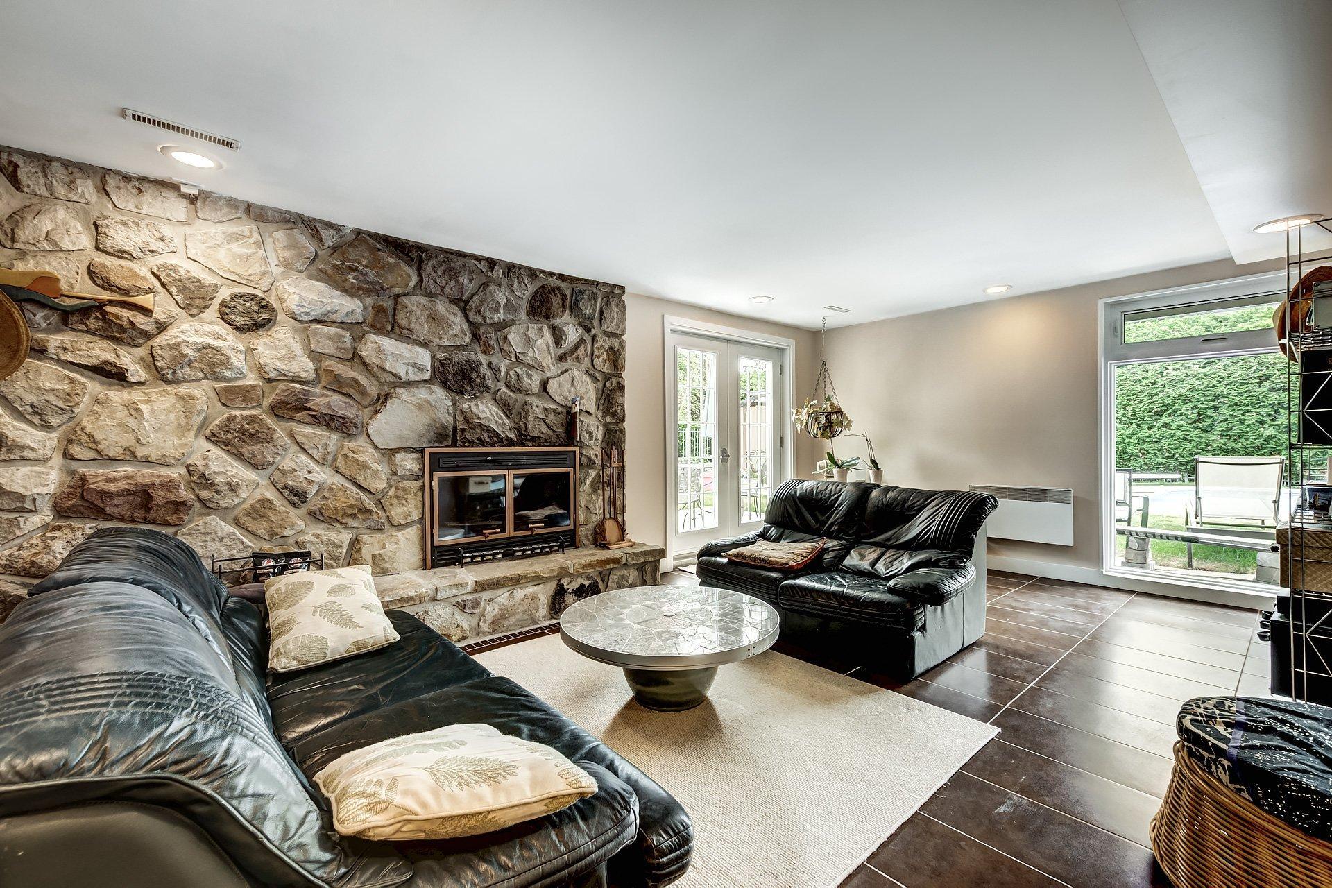 









19


Place Harrow

,
Beaconsfield,




QC
H9W5C7

