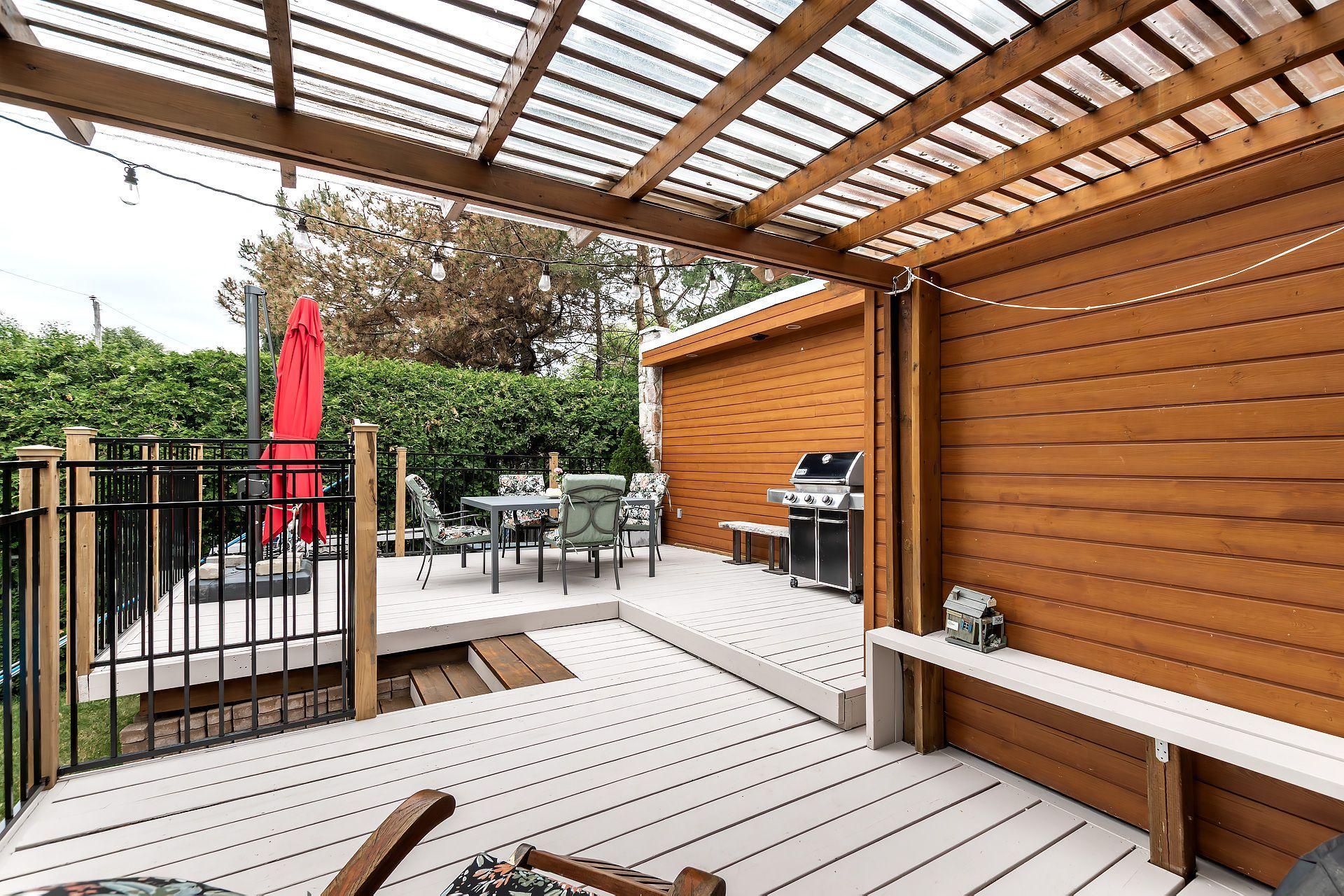 









19


Place Harrow

,
Beaconsfield,




QC
H9W5C7

