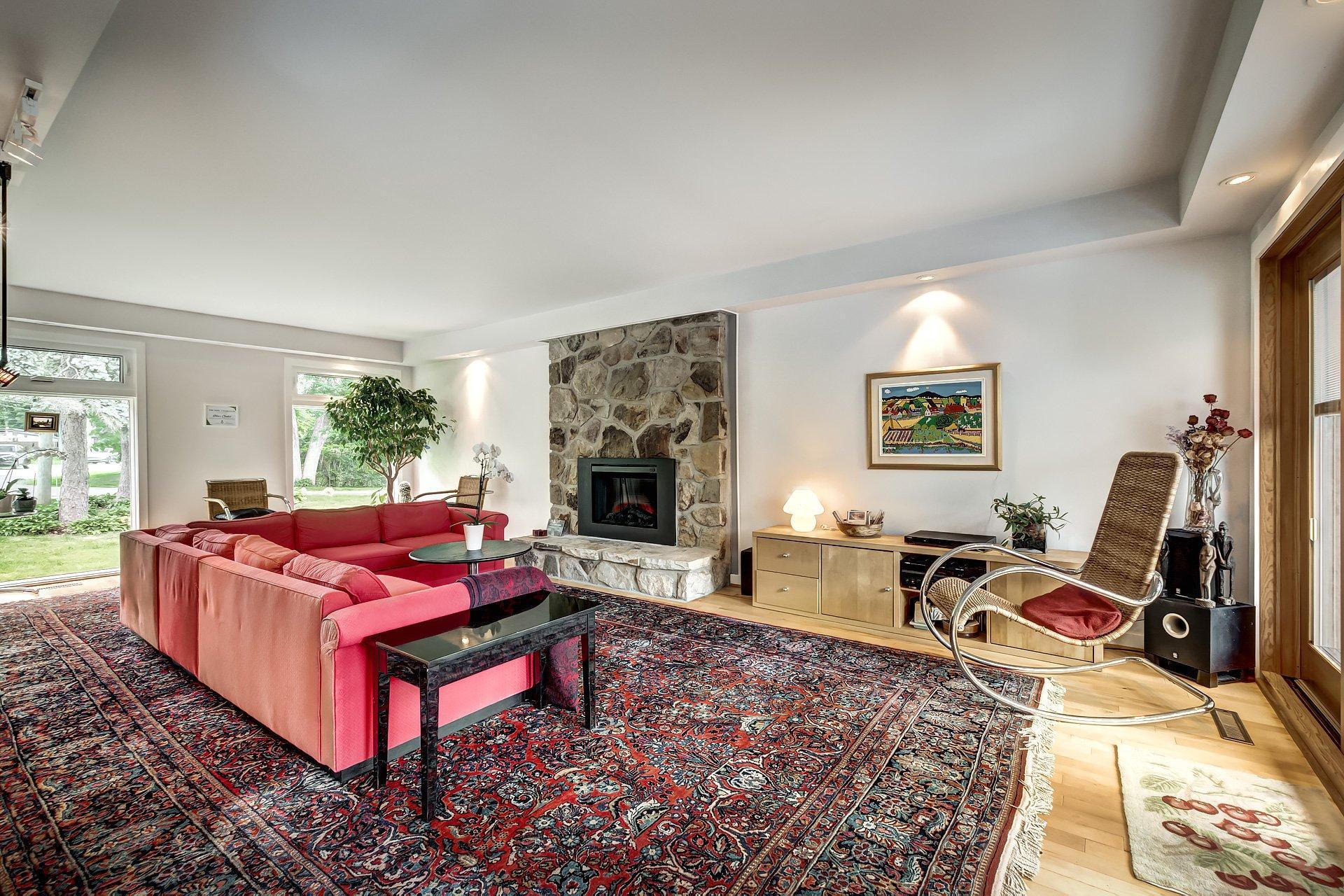 









19


Place Harrow

,
Beaconsfield,




QC
H9W5C7


