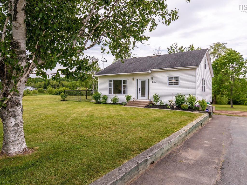 












4866 Highway 1

,
Three Mile Plains,




NS
B0N 2T0

