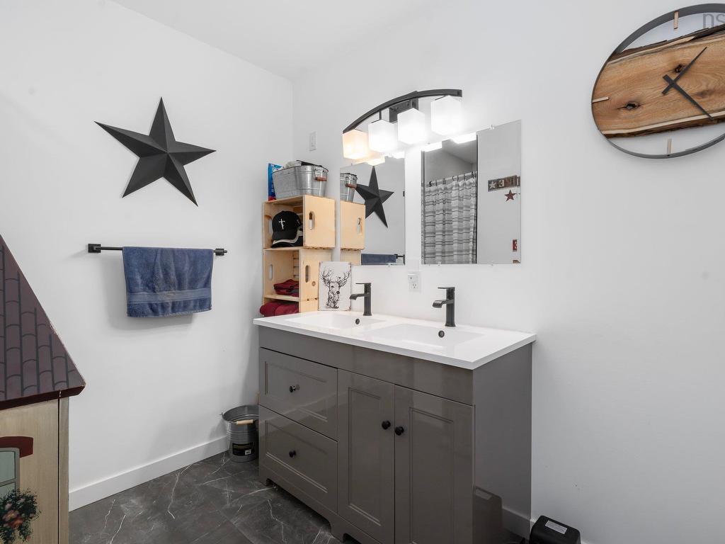 












4866 Highway 1

,
Three Mile Plains,




NS
B0N 2T0

