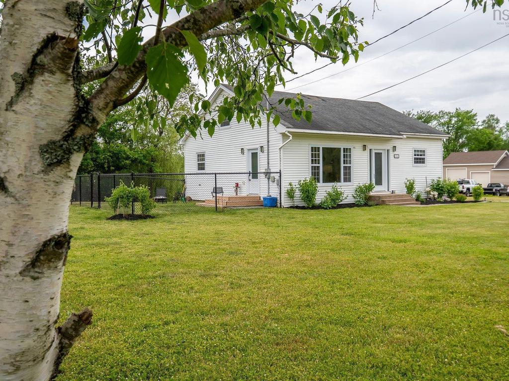 












4866 Highway 1

,
Three Mile Plains,




NS
B0N 2T0

