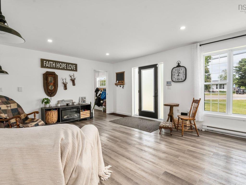 












4866 Highway 1

,
Three Mile Plains,




NS
B0N 2T0

