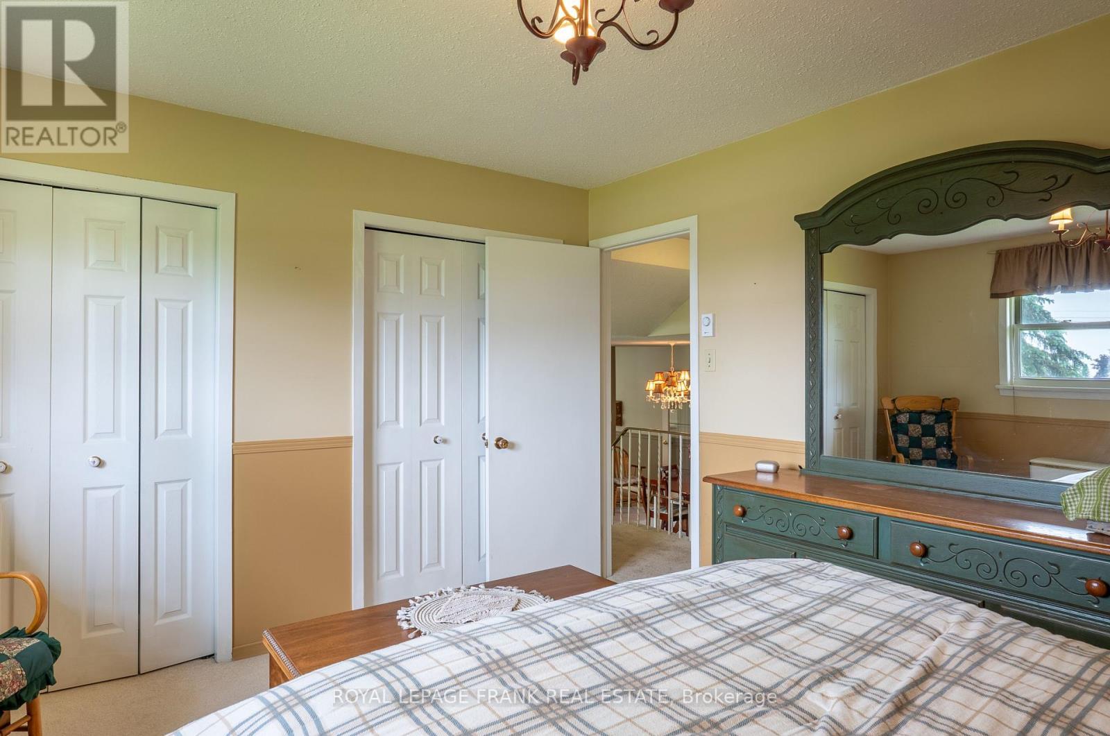 












383 OLD SURREY LANE

,
Kawartha Lakes (Bobcaygeon),




Ontario
K0M1A0

