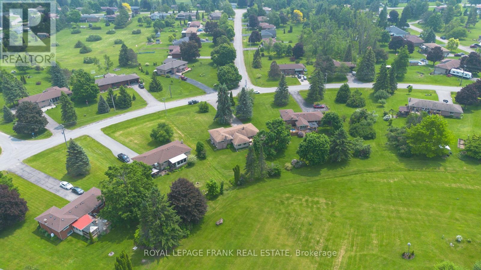 












383 OLD SURREY LANE

,
Kawartha Lakes (Bobcaygeon),




Ontario
K0M1A0

