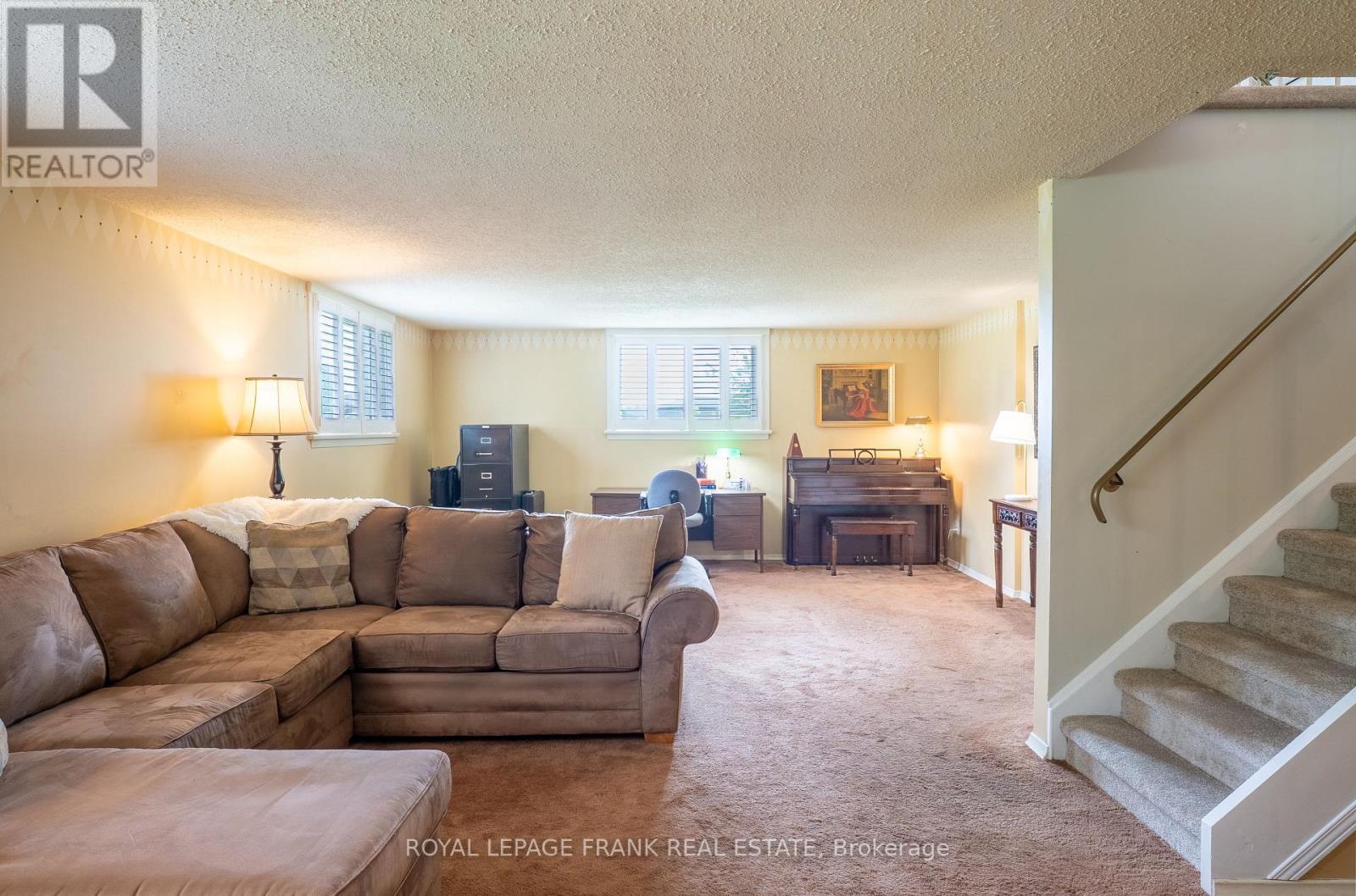 












383 OLD SURREY LANE

,
Kawartha Lakes (Bobcaygeon),




Ontario
K0M1A0

