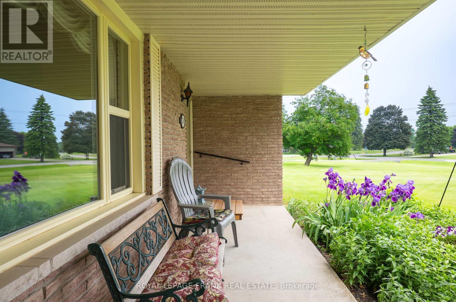 












383 OLD SURREY LANE

,
Kawartha Lakes (Bobcaygeon),




Ontario
K0M1A0

