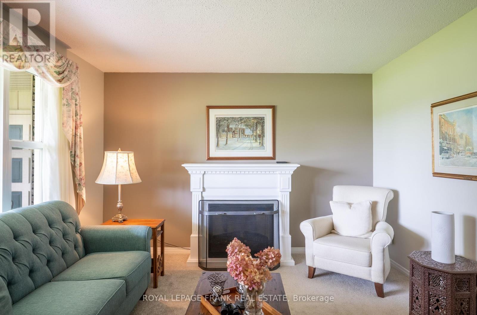 












383 OLD SURREY LANE

,
Kawartha Lakes (Bobcaygeon),




Ontario
K0M1A0

