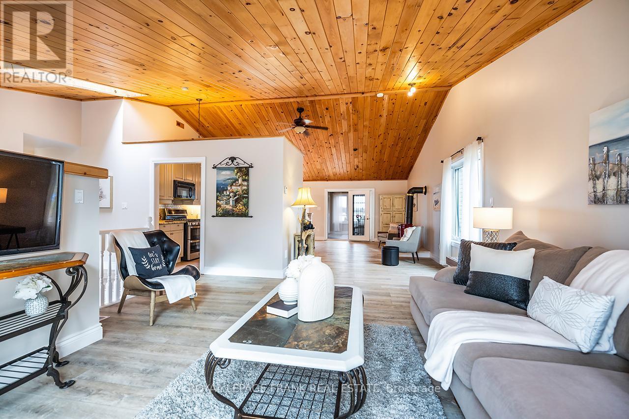 












25 SHELLEY DRIVE

,
Kawartha Lakes (Little Britain),




Ontario
K0M2C0

