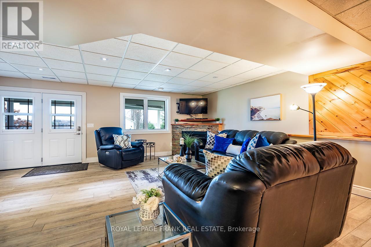 












25 SHELLEY DRIVE

,
Kawartha Lakes (Little Britain),




Ontario
K0M2C0


