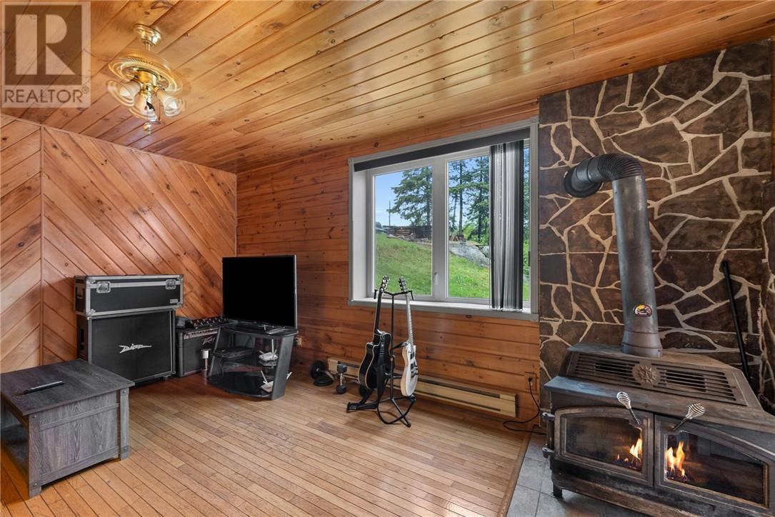 












439 Twin Bay Road

,
Estaire,




Ontario
P3E4N1

