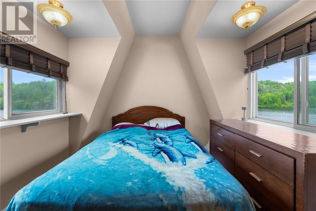 












439 Twin Bay Road

,
Estaire,




Ontario
P3E4N1

