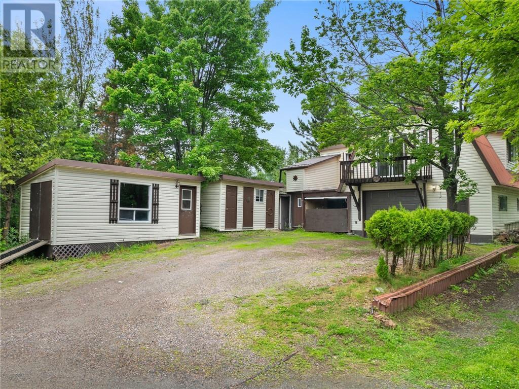 












439 Twin Bay Road

,
Estaire,




Ontario
P3E4N1

