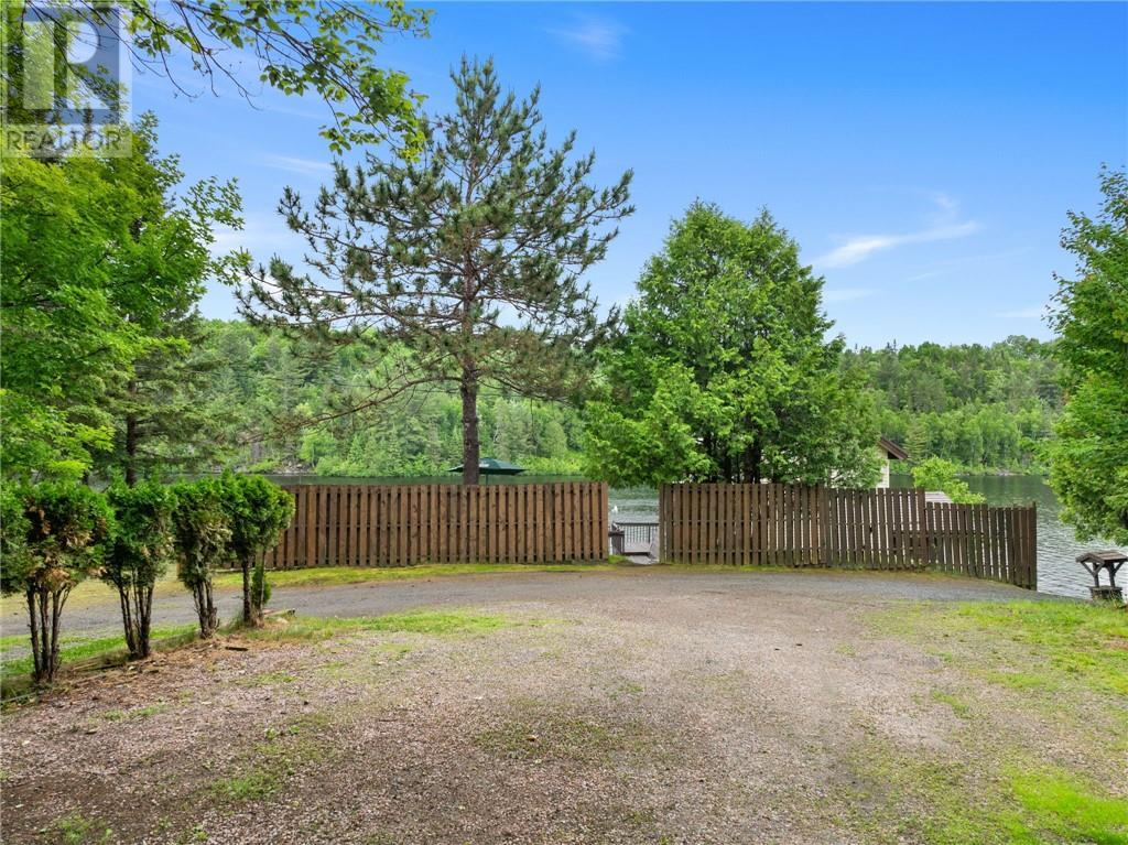 












439 Twin Bay Road

,
Estaire,




Ontario
P3E4N1

