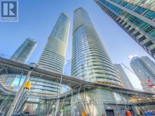 












5402 - 14 YORK STREET

,
Toronto,




Ontario
M5J2Z2

