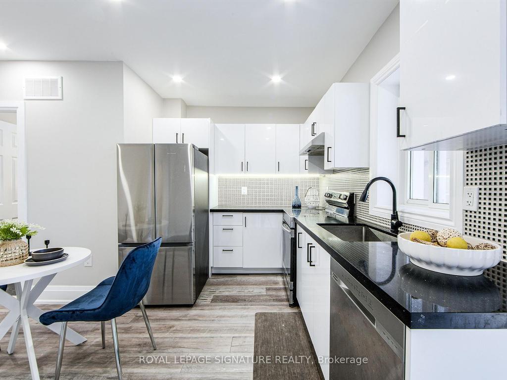









19


Schell

Avenue,
Toronto,




ON
M6E 2S7

