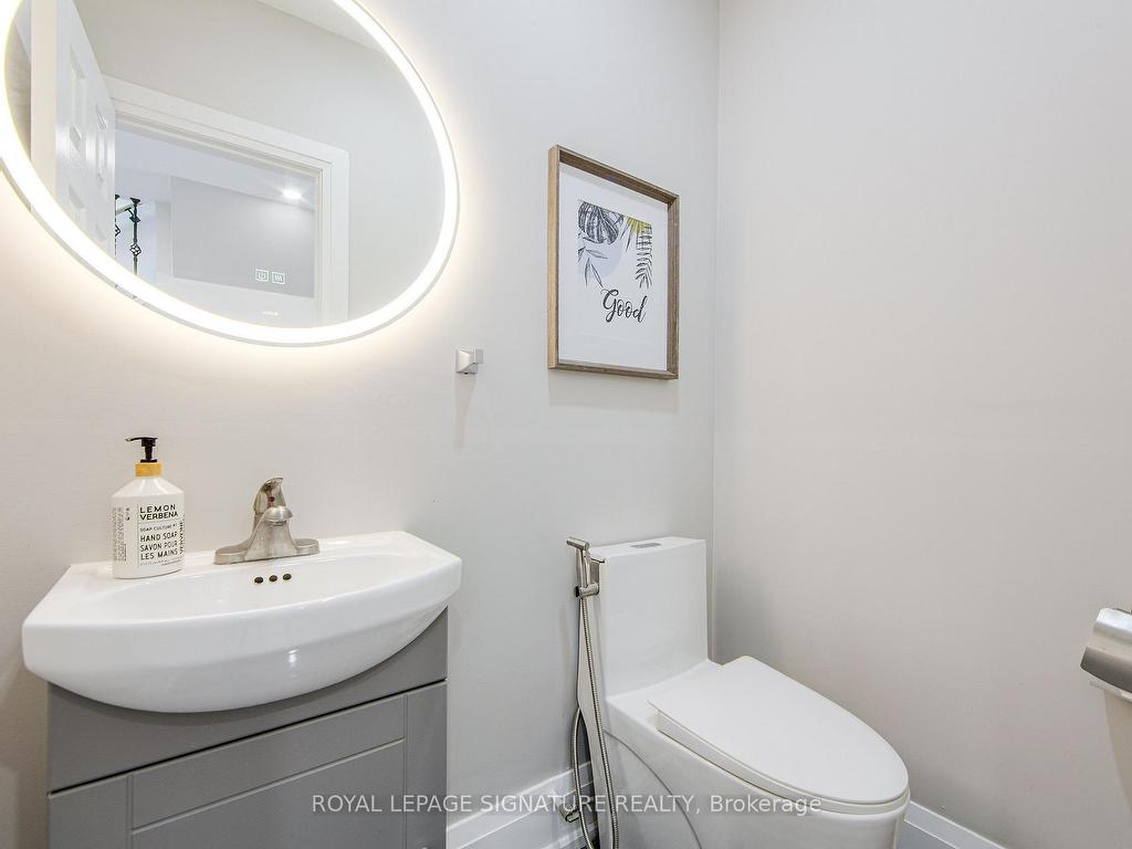 









19


Schell

Avenue,
Toronto,




ON
M6E 2S7

