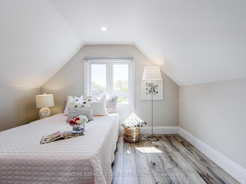 









19


Schell

Avenue,
Toronto,




ON
M6E 2S7

