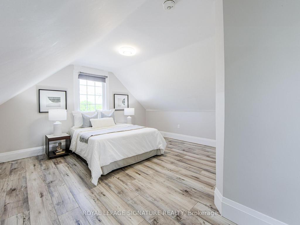 









19


Schell

Avenue,
Toronto,




ON
M6E 2S7


